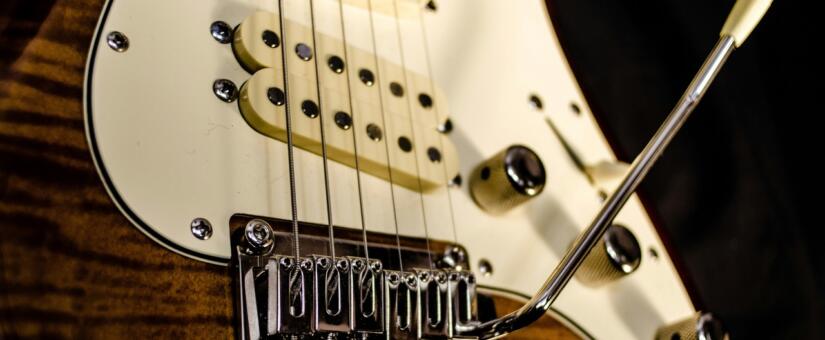 an electric guitar using Single-Coil Pickups