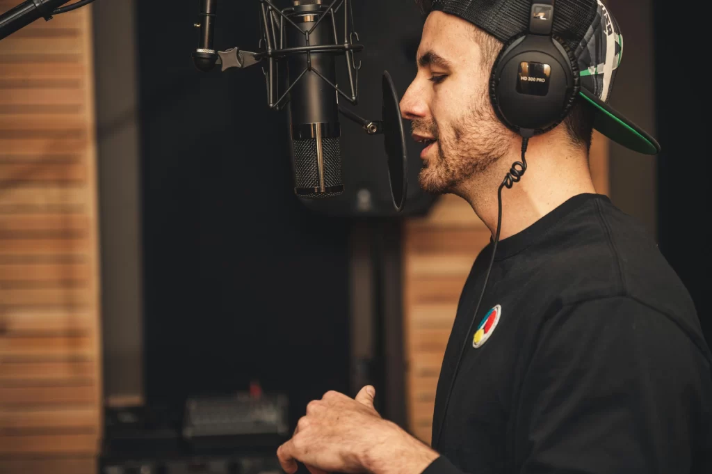 🎙️ Studio Etiquette 101:  How To Be A Pro In The Recording Studio